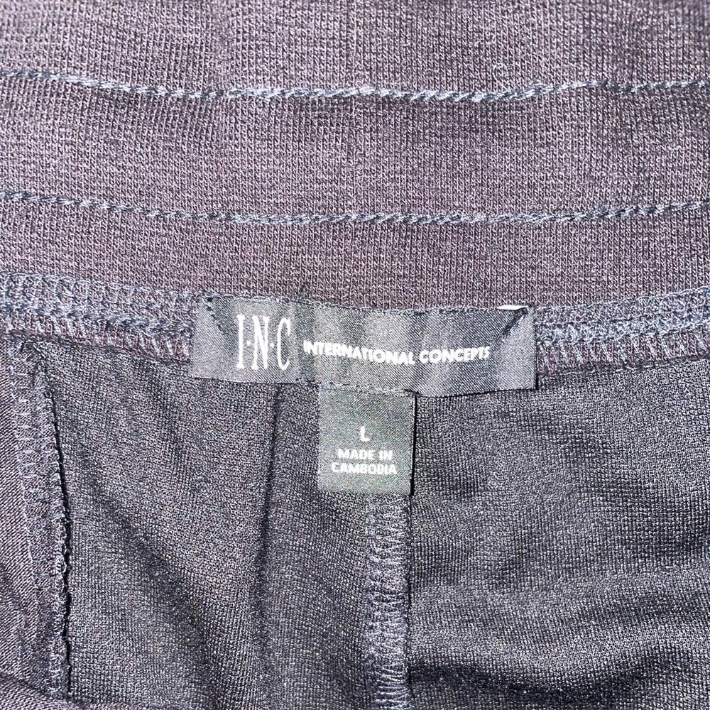 INC Men’s Regular-Fit Colorblocked Drawstring Short - Picture 2 of 5